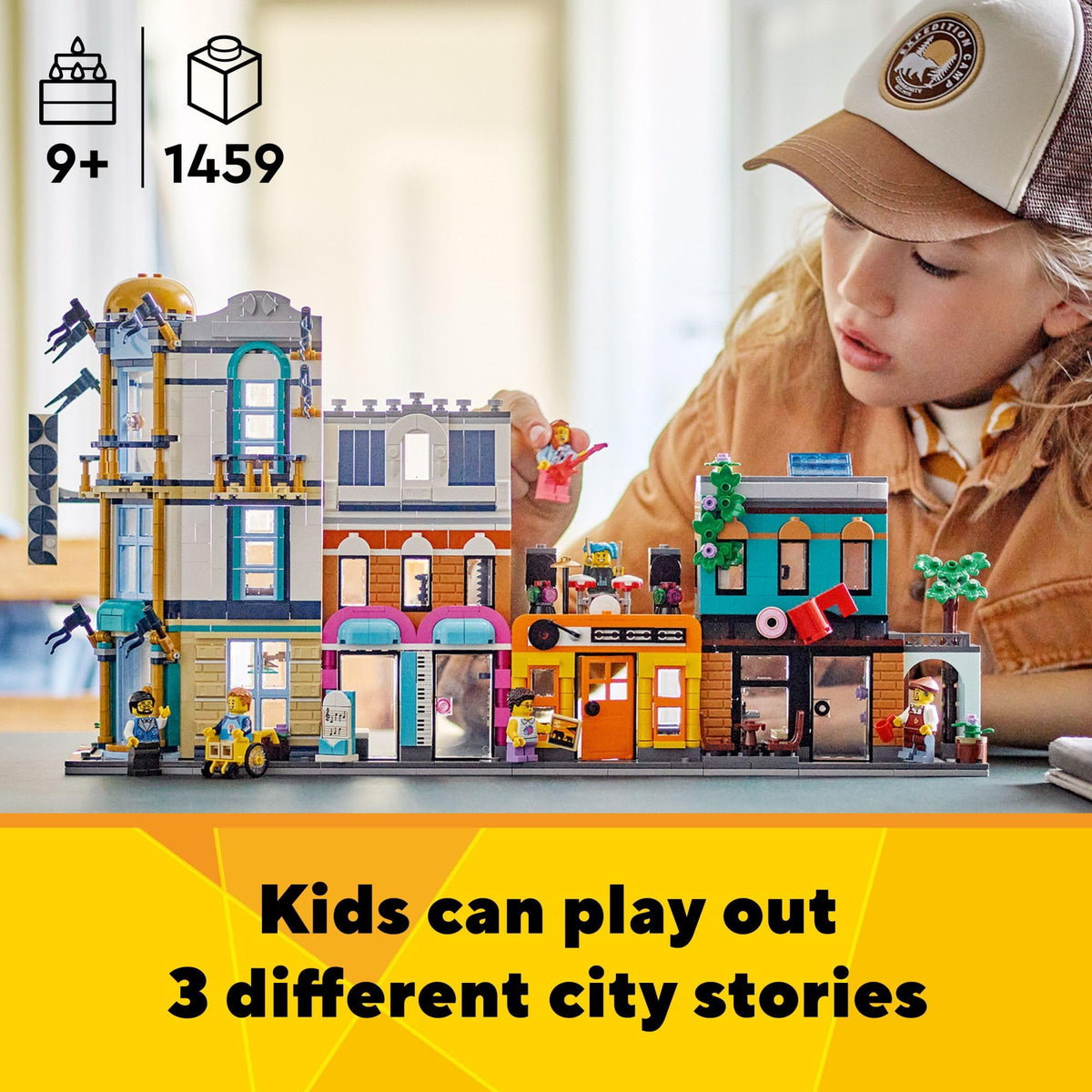 Building Toy Set, 3 in 1 City Art Deco Building, Market Street Hotel, Café Music Store and 6 Minifigures I3789